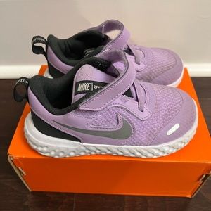 Toddler girls NIKE sz 9C shoes